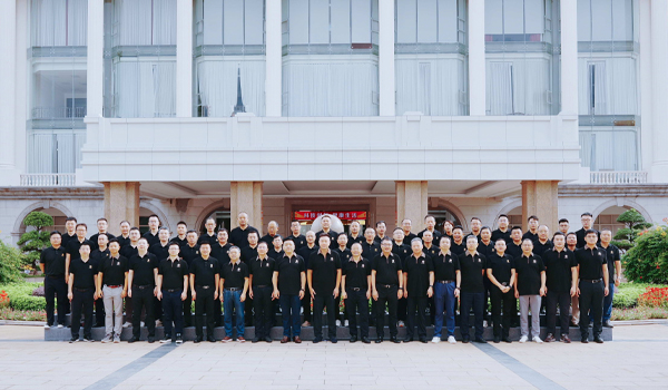 鲸鱼体育集团电子新材料行业会议在广东东莞总部成功召开